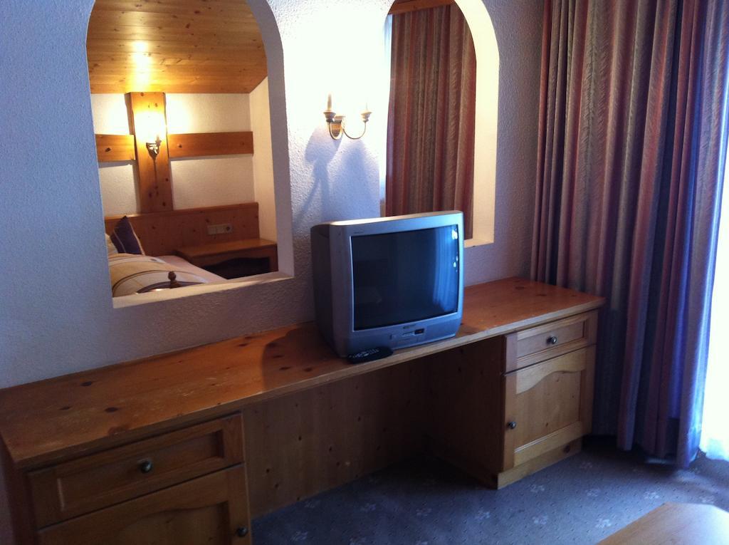 Hotel Garni Pfandl Нойщифт им Щубайтал Стая снимка