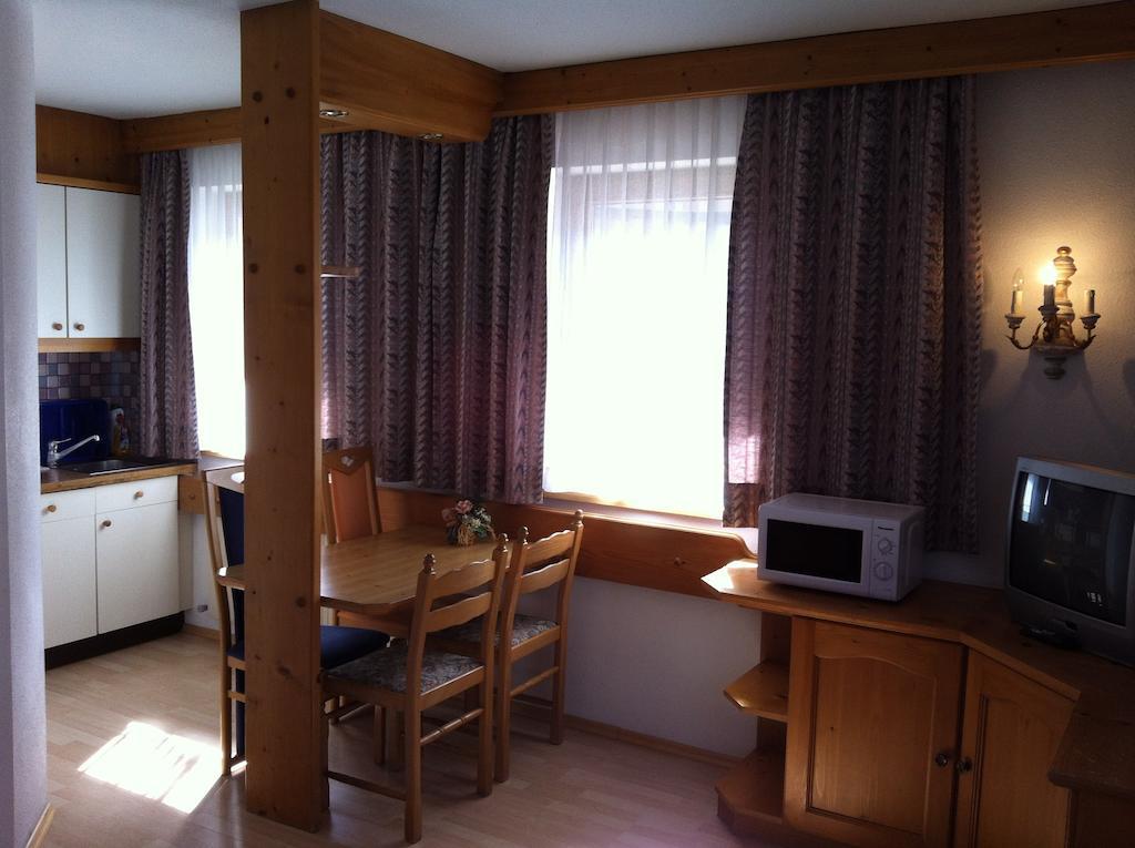 Hotel Garni Pfandl Нойщифт им Щубайтал Стая снимка