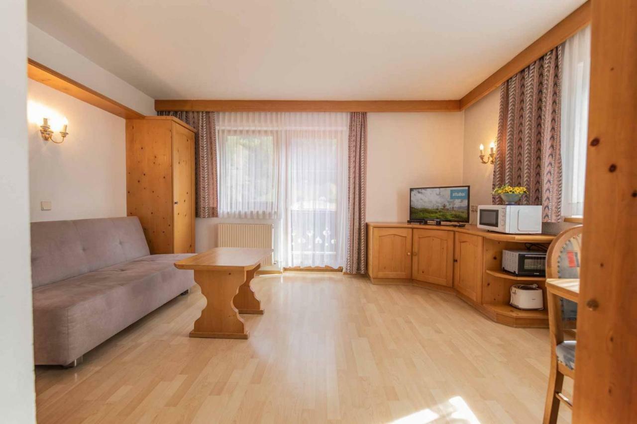 Hotel Garni Pfandl Нойщифт им Щубайтал Екстериор снимка