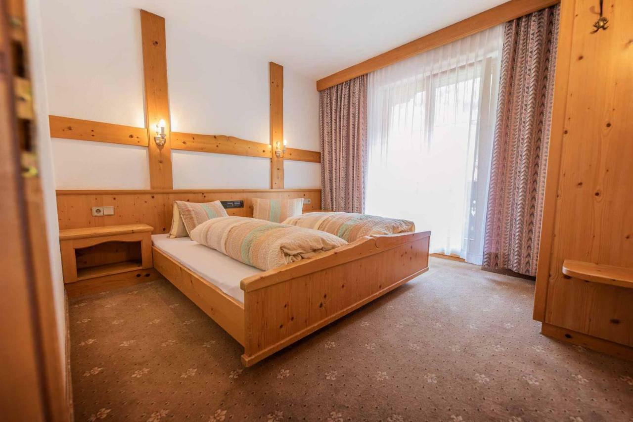 Hotel Garni Pfandl Нойщифт им Щубайтал Екстериор снимка